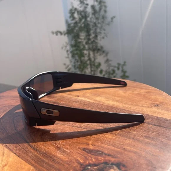 Mens Oakley Gascan matte sunglasses - Picture 3 of 10